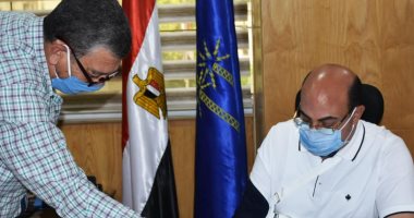 محافظ أسوان يعتمد قواعد تنسيق قبول الطلاب بمدارس المرحلة الثانوية (صور)
