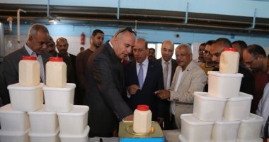 محافظ قنا: كافة السلع الغذائية بمشروعات الأمن متوفرة يومياً 