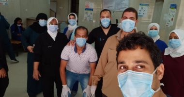 خروج 8 متعافين من كوونا بمستشفى الصدر بالإسماعيلية.. صور