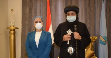 نائب محافظ البحر الأحمر تهنئ أسقف مطرانية المحافظة بعيد السيامة الأول..صور 