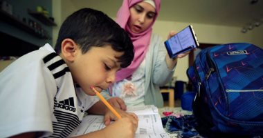 فيروس كورونا يجبر تلاميذ لبنان استكمال دروسهم عن بعد 