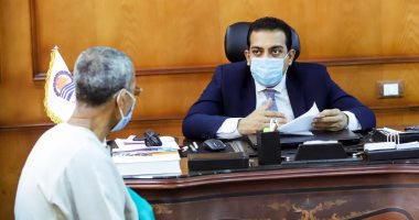 نائب محافظ قنا: نتعامل بجدية تامة مع شكاوى المواطنين