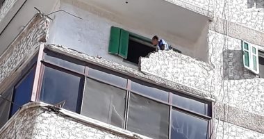صور.. تساقط أجزاء من عقار شرق الإسكندرية بدون إصابات