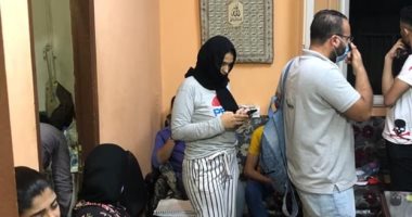 صور.. حبس صاحب سنتر تعليمى يعطى محاضرات لطلبة الجامعات مخالفا لقرار الحظر 