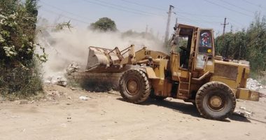تنفيذ 6 قرارات إزالة لمبانى غرب الأقصر فى حملة لحماية نهر النيل.. صور