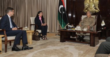 حفتر يفند أكاذيب إعلام الإخوان ويبحث مع سفير ألمانيا لدى ليبيا إعلان القاهرة