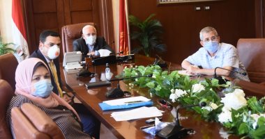 محافظ بورسعيد يناقش تفاصيل الخطة الاستثمارية للعام المالى 2020/2021.. صور