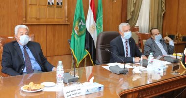 اللجنة العليا لإعداد إستراتيجية جامعة المنوفية تراجع المسودة النهائية للخطة