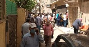 صور. .قارئ يشكو التزاحم أمام مكتب تأمينات سيدى جابر بالإسكندرية