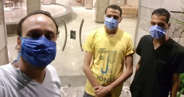 خروج 3 حالات شفاء من نزل الشباب بالطود بعد شفائهم من كورونا