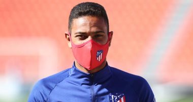 أتلتيكو مدريد يطرح أقنعة بـ 12 يورو للوقاية من كورونا 
