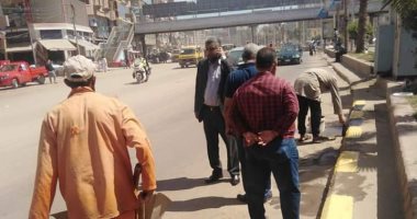 صور.. حملة نظافة مكبرة وصيانة احواض الزهور بشوارع المحلة