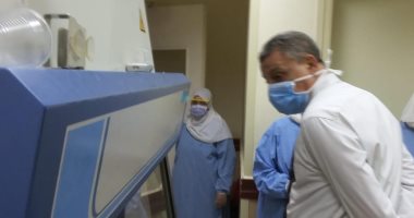 صور .. مدير عام التأمين الصحى ببنى سويف يتفقد الإجراءات الوقائية بقسم الأورام 