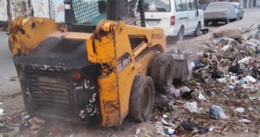 تعقيم الشوارع ورفع تجمعات القمامة بحى ثان الزقازيق لمواجهة "كورونا"