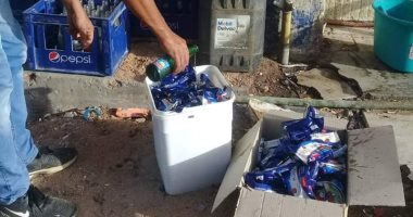 صور.. ضبط مواد غذائية منتهية الصلاحية بشرم الشيخ