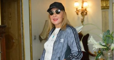 سوسن بدر ونجوى كرم وسمية الخشاب فى وصلة غزل لـ نادية الجندى بسبب ظهورها الأخير
