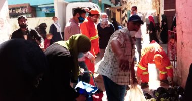 فض سوق الخميس بمدينة قها وتحرير محاضر للمخالفين لمواجهة كورونا.. صور