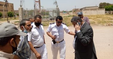 صور.. تشميع ملعب خماسي وإزالة الإشغالات بشارع سعد زغلول في المحلة