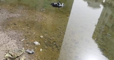 سيبها علينا.. أهالى حى الضواحى ببورسعيد يشكون من انتشار مياه الصرف الصحى