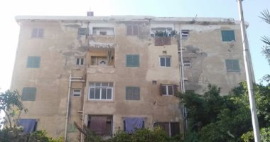 سكان عمارات النيل برأس البر يشكون قرار الإخلاء.. والوحدة المحلية: تمثل خطورة