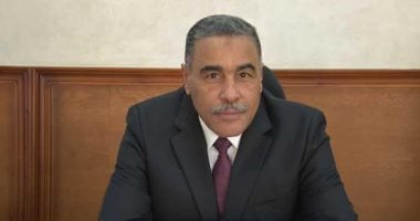 محافظ مطروح: إنشاء مدرسة فنية تخصص مصائد وصناعات بحرية ومبنى للطلاب المغتربين
