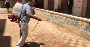 حملة تطهير وتعقيم اللجان لجان الثانوية العامة بحى ثانى المحلة.. صور