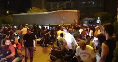 أعمال شغب.. مواجهات بين الأمن اللبناني ومحتجين على ارتفاع سعر الدولار (فيديو وصور)