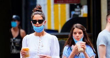كاتى هولمز وابنتها سورى فى نيويورك بعد بقائهما لأشهر بعيدا عن عدسات المصورين