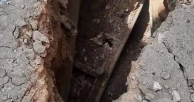 هبوط أرضى فى كفر الزيات يتسبب فى انقلاب سيارة نقل دون إصابات (صور)