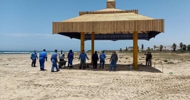 تنفيذ أكبر "برجولة" على شاطئ الفيروز بمدينة طور سيناء