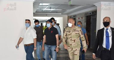 أشرف صبحى يتفقد المدينة الرياضية والصالة المغطاة بالعاصمة الإدارية الجديدة
