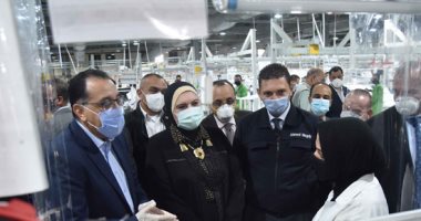 جولة تفقدية لرئيس الوزراء بمصانع السادس من أكتوبر..مدبولى :تكليف من الرئيس بالاجتماعات المستمرة مع رجال الصناعة والزيارات الميدانية للمصانع لتقديم الدعم والمرحلة الراهنة تتطلّب من الجميع تكثيف العمل