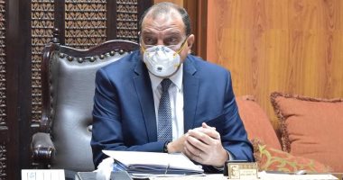 رئيس جامعة بنى سويف يناقش تركيب خزانات حريق لمبنى إدارة الجامعة