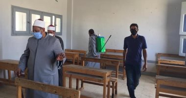 صور ..رئيس المنطقة الأزهرية بالبحر الأحمر يتفقد جاهزية لجان الثانوية بمرسى علم