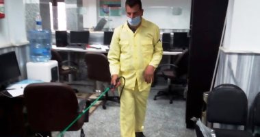 محافظ الشرقية يشدد على تكثيف عمليات تعقيم الشوارع والمنشآت والمدارس