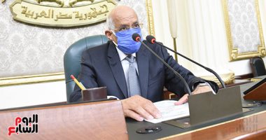 أزمة تحت القبة بسبب مناقشة الموازنة قبل قوانين الانتخابات.. الأغلبية تتمسك بجدول الأعمال ورئيس البرلمان يستجيب بشرط تأجيل المواد الخلافية.. عبد العال: خلاف على نسبة المرأة بمجلس الشيوخ ولن يخرج أى نص دون توافق