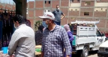 فض 4 أسوق بتلا فى المنوفية منعا للتزاحم بسبب فيروس كورونا المستجد