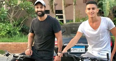 جولة بالدراجة.. كريم فهمي يستغل العزل الصحي في رفع لياقته البدنية