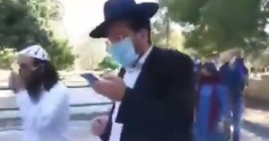 حاخام يتقدم مستوطنين لاقتحام المسجد الأقصى وسط ترديد نصوص تلمودية.. فيديو