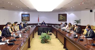 رئيس الوزراء يتابع ملف الميكنة والتحول الرقمى بالعاصمة الإدارية وبرامج تدريب الموظفين.. مصطفى مدبولى يؤكد: "تحد البناء مقدور عليه.. ولكن التحدى الأكبر هو تدريب الموظفين"