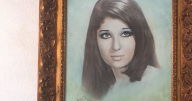 نادية الجندى تشارك متابعيها ببورتريه نادر لها من دولاب الذكريات