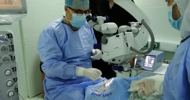 مستشفى سوهاج التعليمى تعيد النور لعيون مصاب بكورونا