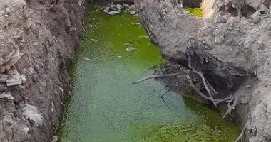 أهالى بقرية الحبيل بالأقصر يطالبون الانتهاء من مشروع الصرف الصحى