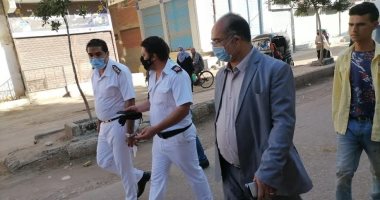 صور .. فض سوق مدينة القنايات بالشرقية لمواجهة فيروس كورونا