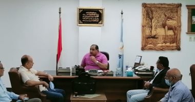 رئيس مدينة الغردقة لرؤساء الأحياء: نسعى لبذل جهد أكثر لرفع مستوى الخدمات.. صور 