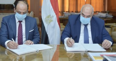 وزارة قطاع الأعمال العام: القابضة للقطن توقع عقود توريد 3 محالج مطورة 