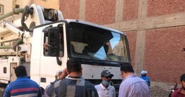 التحفظ على خلاطة أسمنت بالزقازيق قبل صب بناء بدون تراخيص.. صور 