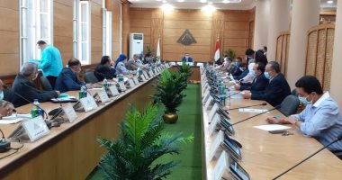 مجلس جامعة بنها يناقش الاستعداد للامتحانات وإجراءات مواجهة كورونا