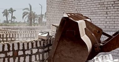 محافظ بنى سويف: إزالة 23 حالة تعد فى حملة نفذها مركز الفشن
