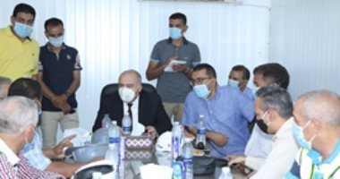 محافظ قنا يتابع معدلات تنفيذ المرحلة الأولى لمشروع الصرف الصحى لقرى الشمال 